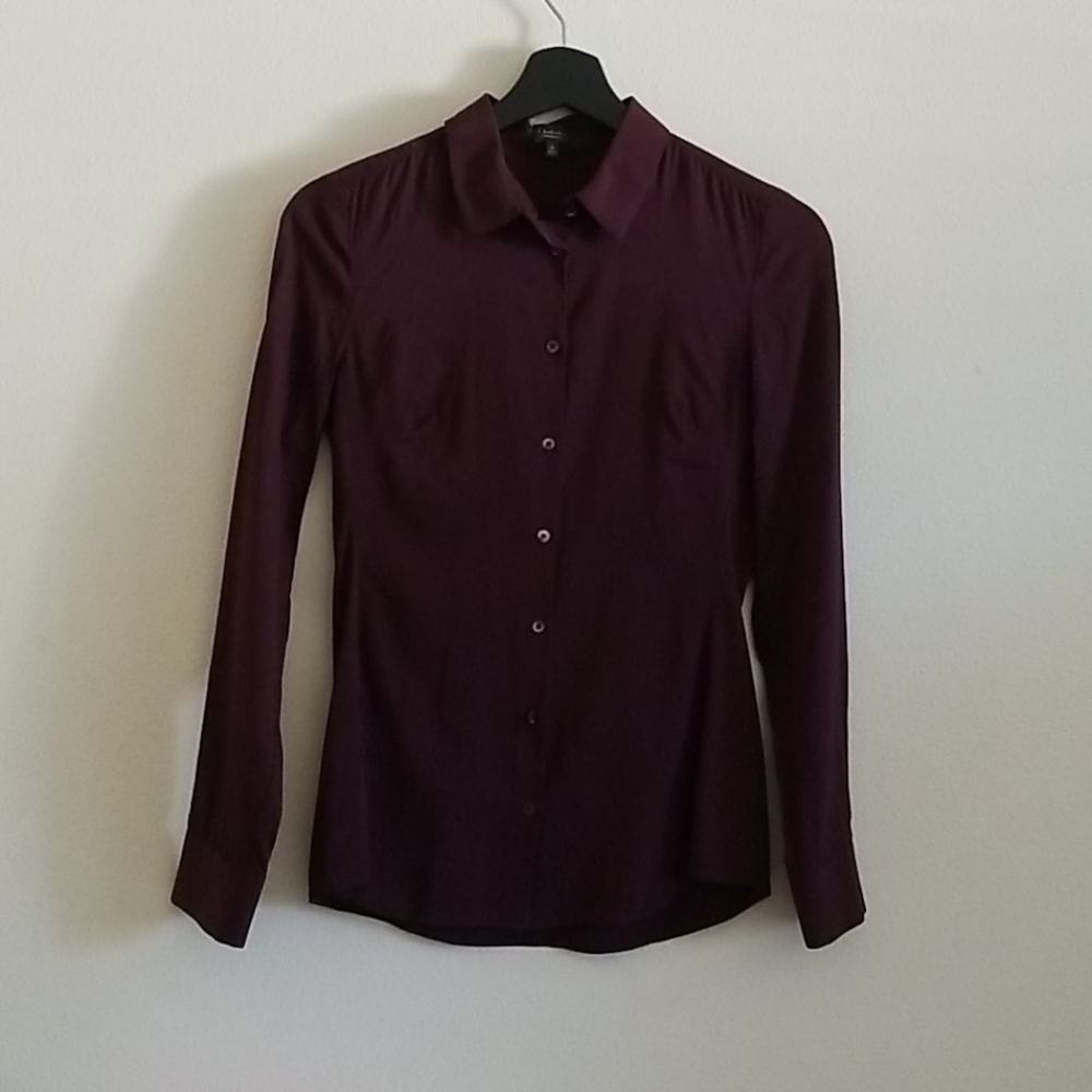 T Babaton Silk Button Down Shirt in Cardamon